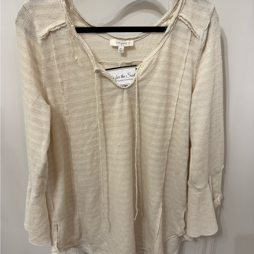 Women's Cream Top umgee